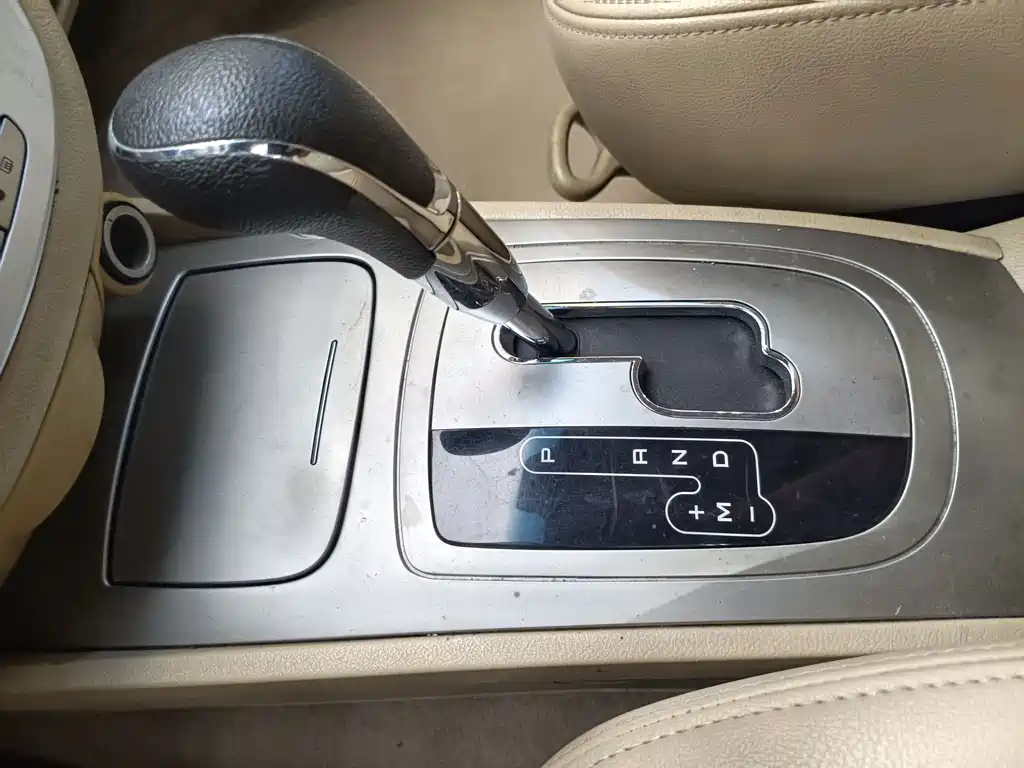 Buick Excelle 2013 — фото 16