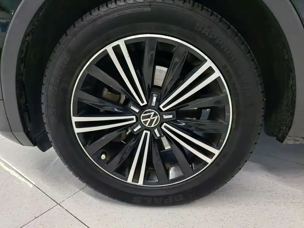 Volkswagen Tiguan L 2021 — фото 16
