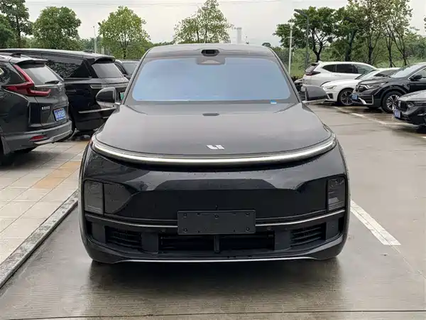 Li Auto L8 2025