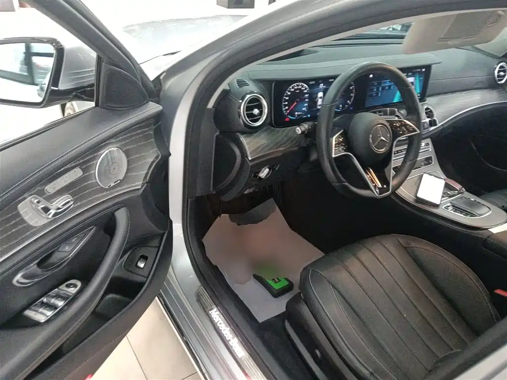 Mercedes-Benz E-Class 2020 — фото 16