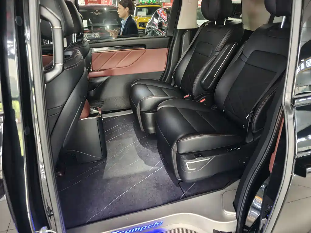GAC Trumpchi E8 PHEV 2024 — фото 10