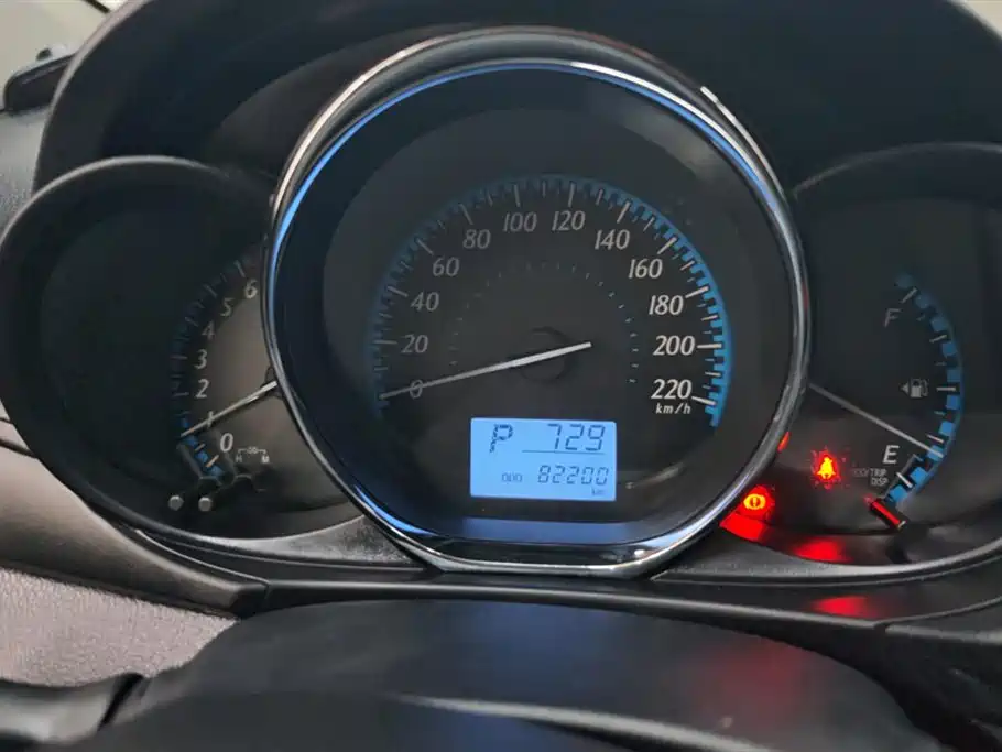 Toyota Yaris L 2018 — фото 14