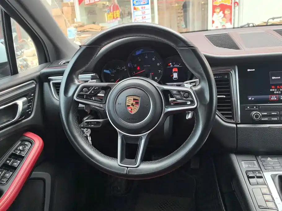 Porsche Macan 2018 — фото 15
