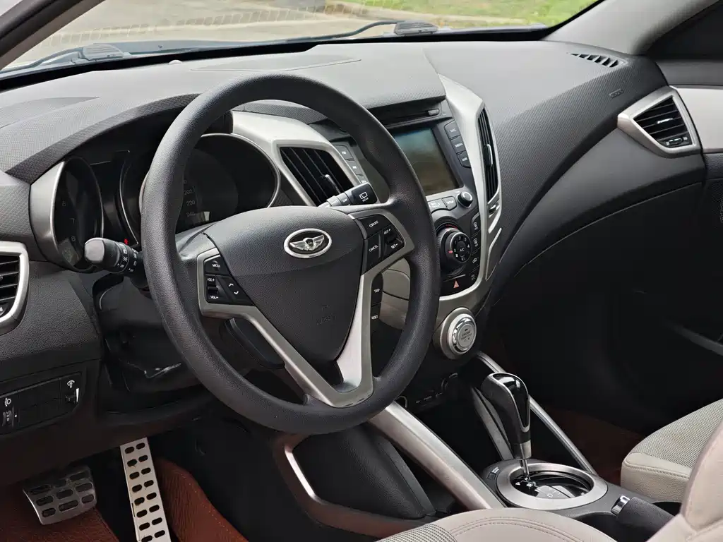 Hyundai Veloster 2015 — фото 15
