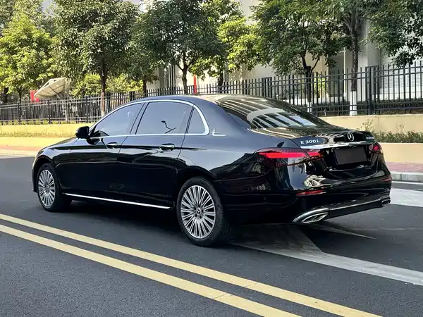 Mercedes-Benz E-Class 2023