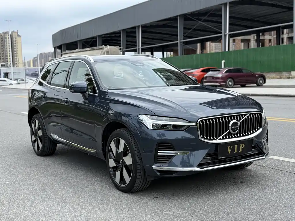 Volvo XC60 PHEV 2024 — фото 3