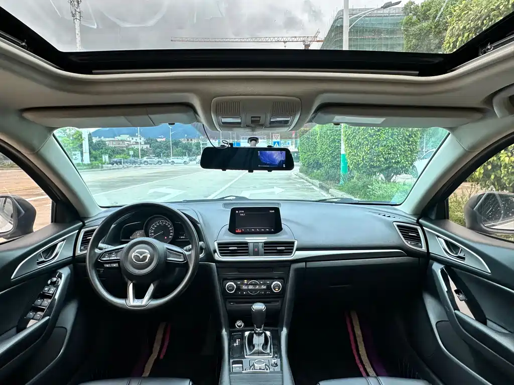 Mazda 3 Axela 2018 — фото 3