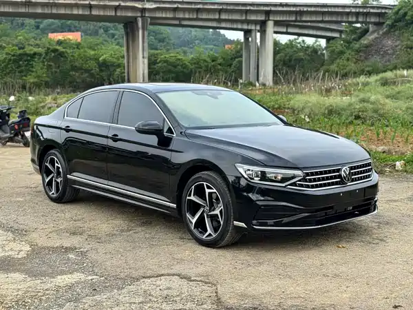 Volkswagen Magotan 2025