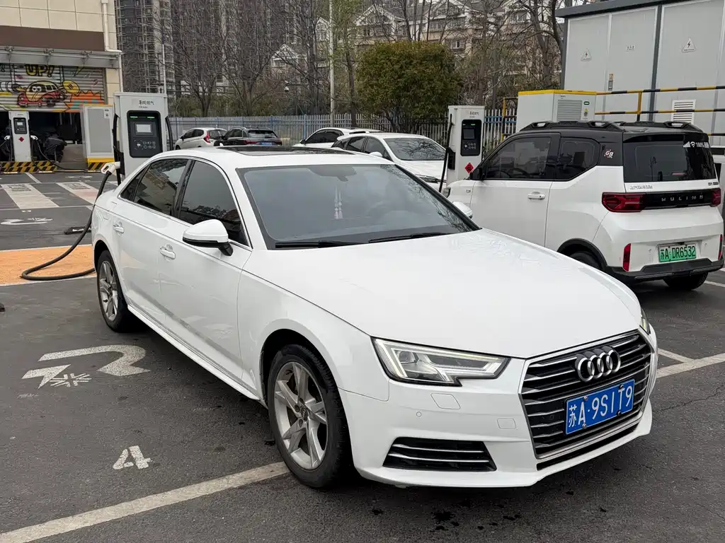Audi A4L 2018 — фото 2
