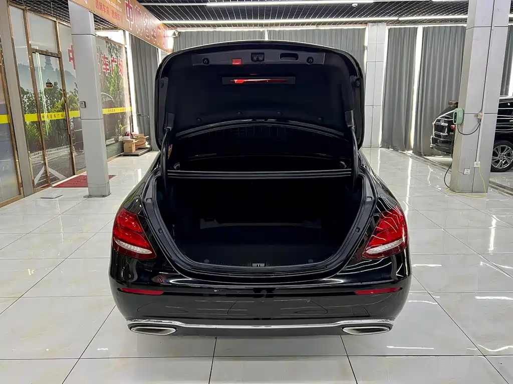 Mercedes-Benz E-Class 2020 — фото 8