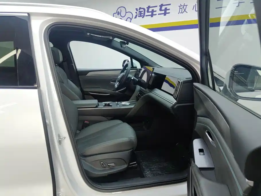 BYD Song L DM-i 2026 — фото 8