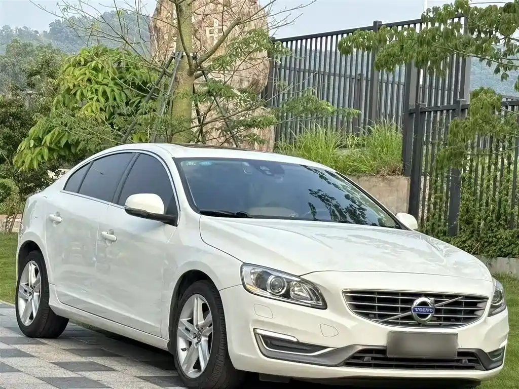 Volvo S60 2014 — фото 3