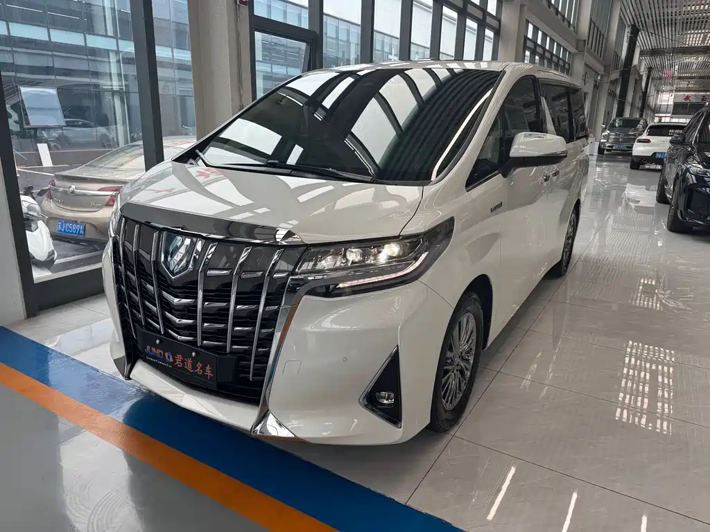 Toyota Alphard 2021 — фото 1