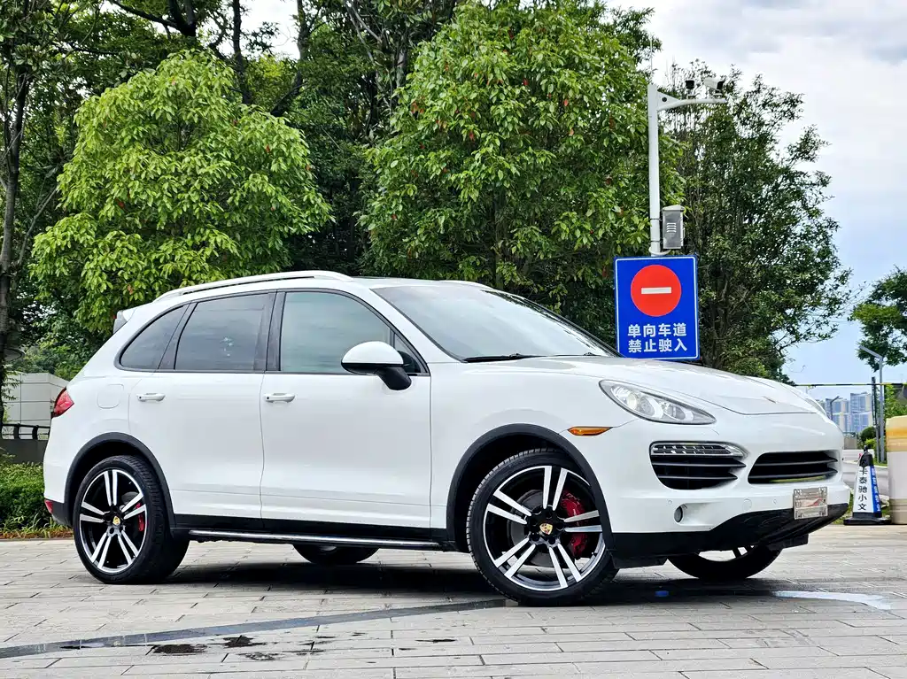 Porsche Cayenne 2015 — фото 3