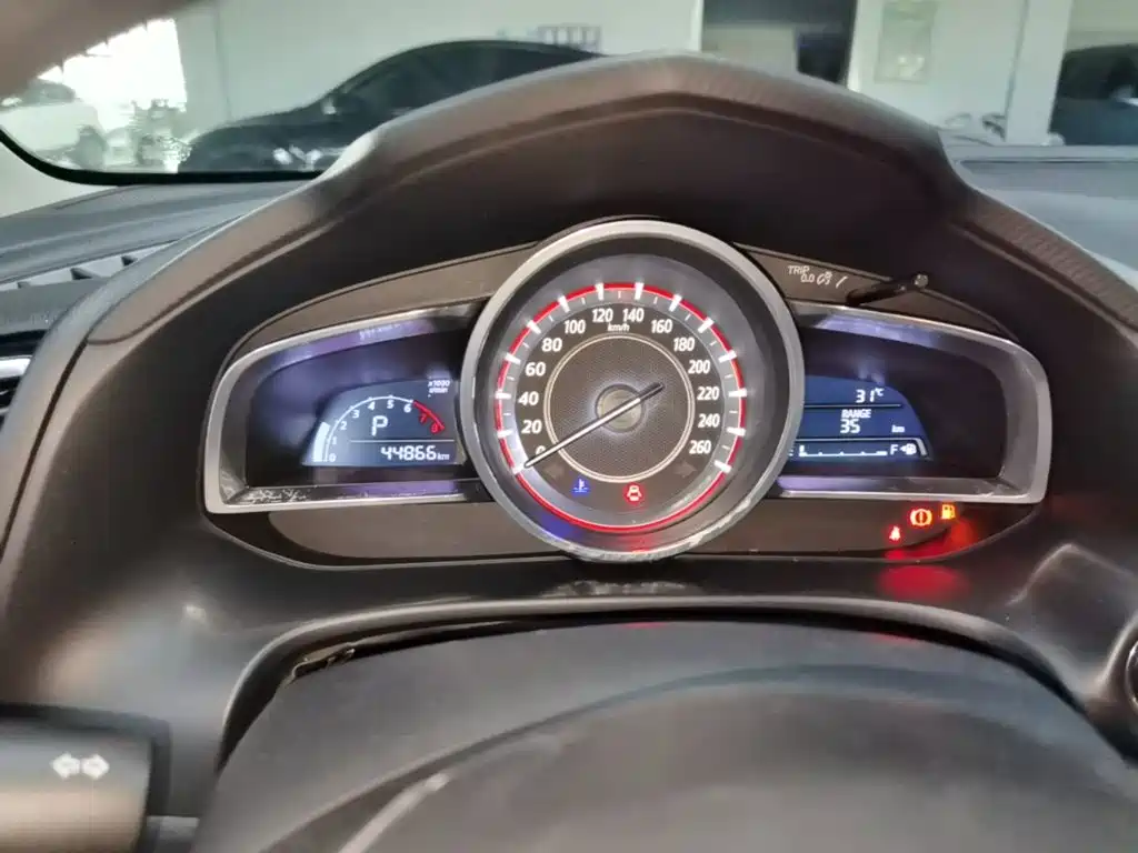 Mazda 3 Axela 2015 — фото 12