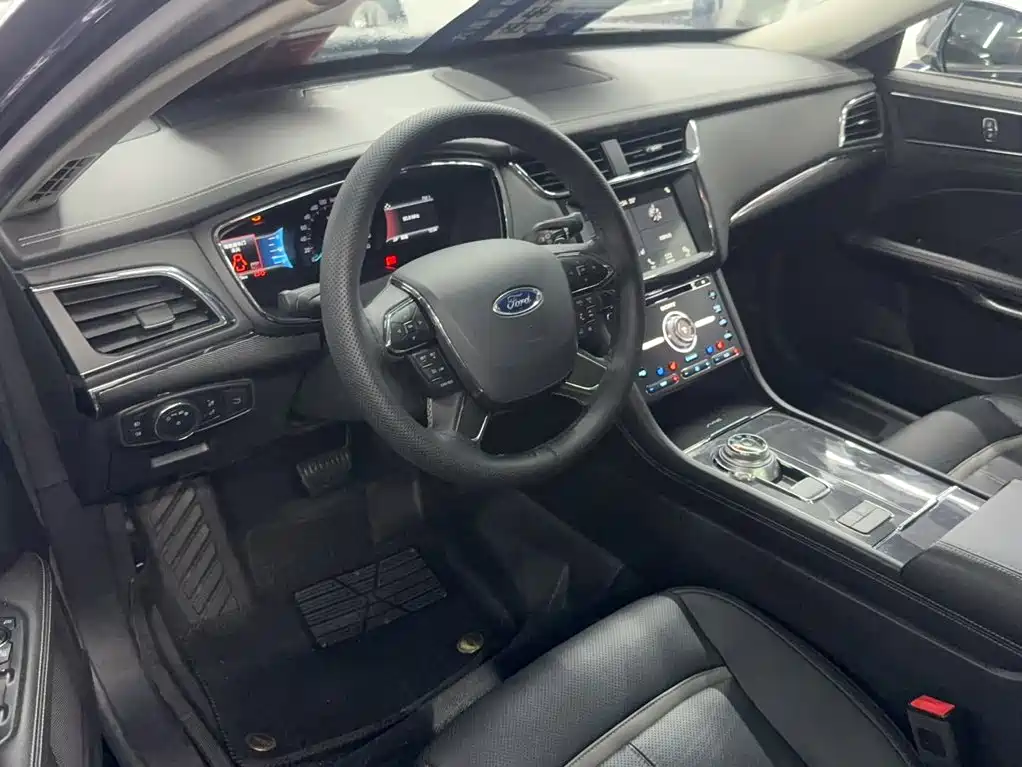 Ford Taurus 2017 — фото 15