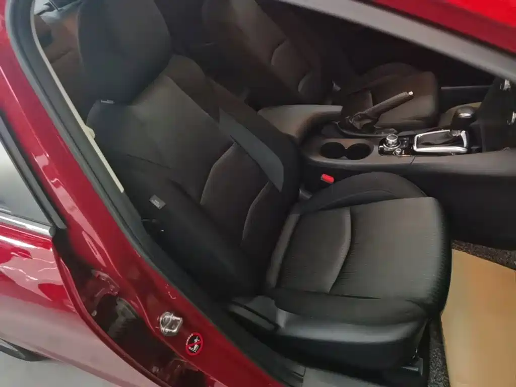 Mazda 3 Axela 2015 — фото 25