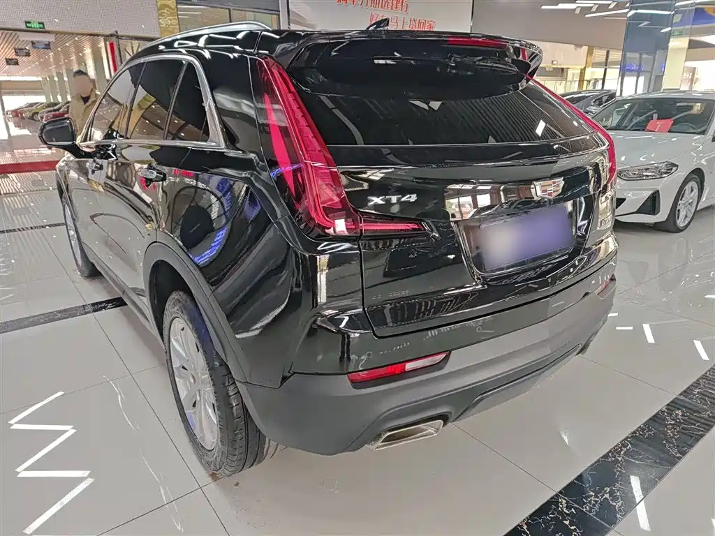 Cadillac XT4 2023 — фото 5