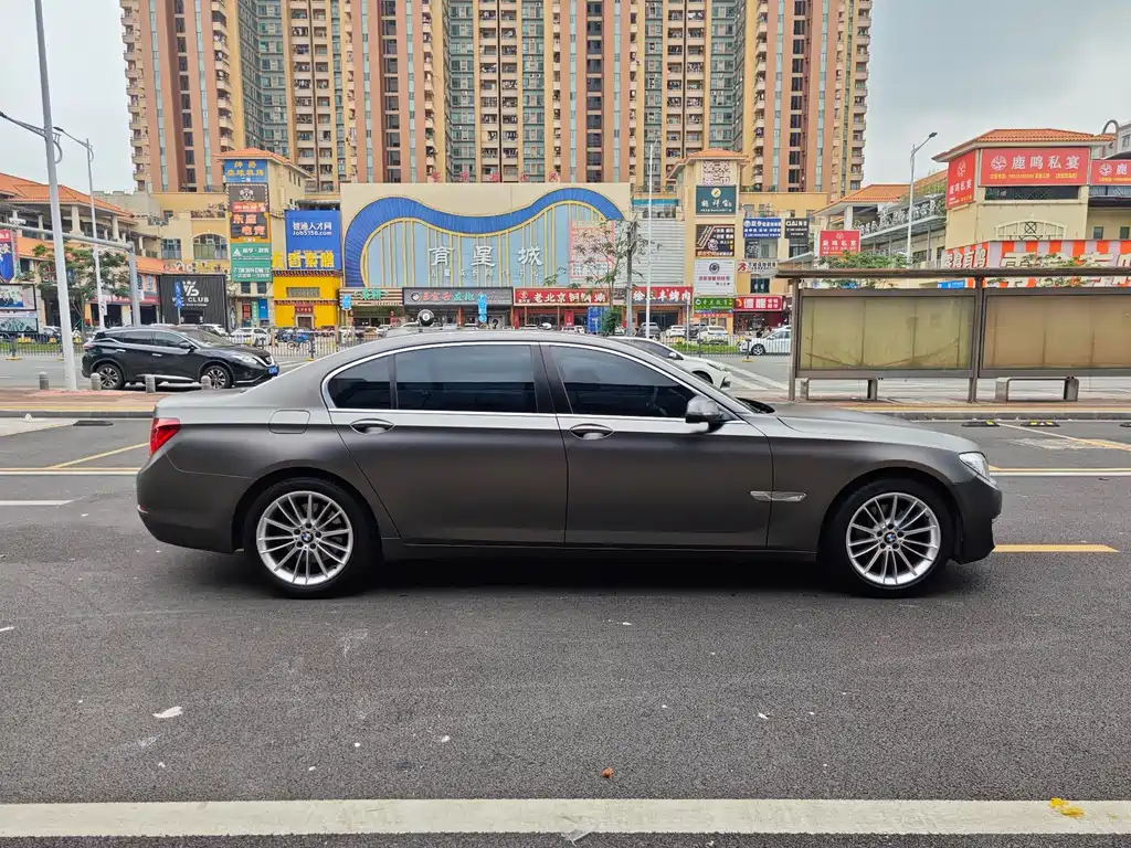 BMW 7 Series 2015 — фото 8