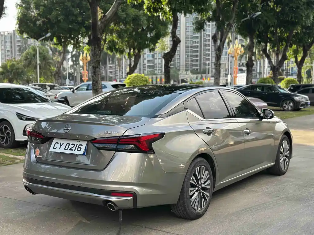 Nissan Teana 2023