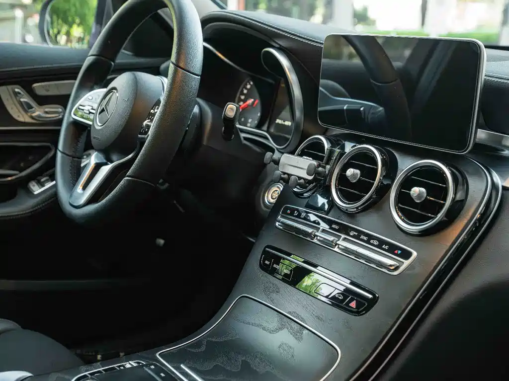 Mercedes-Benz C-Class 2019 — фото 18