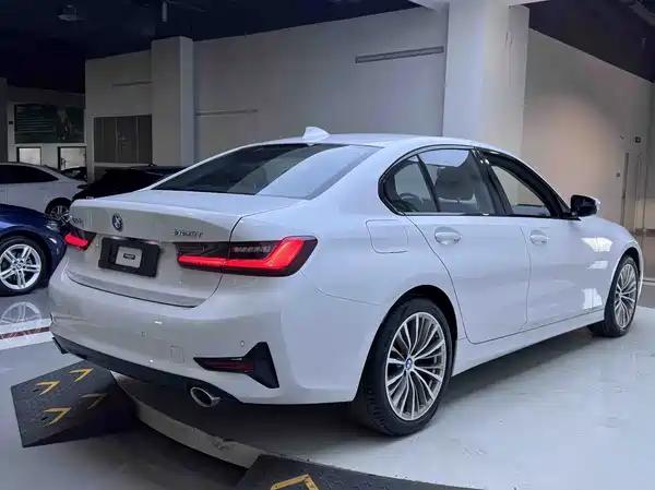 BMW 3 Series 2022