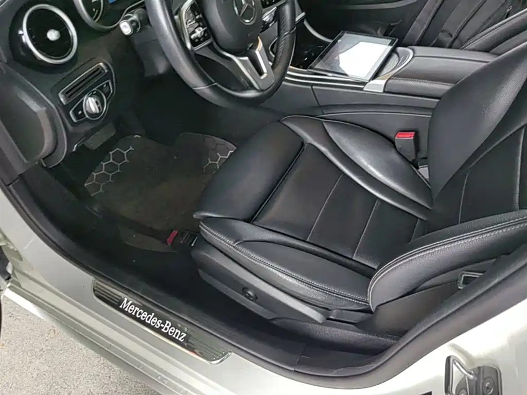 Mercedes-Benz C-Class 2019 — фото 15