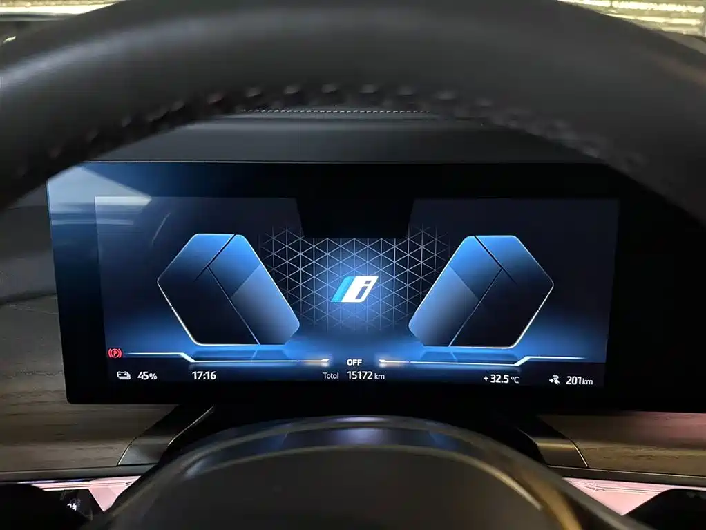 BMW i7 2023 — фото 13
