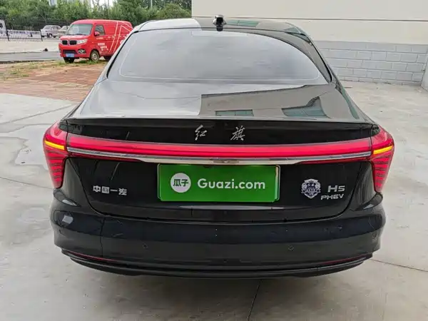 Hongqi H5 PHEV 2025