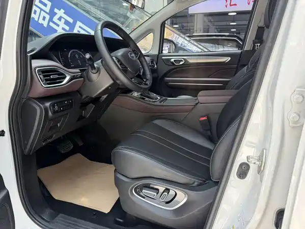 GAC Trumpchi M6 2021