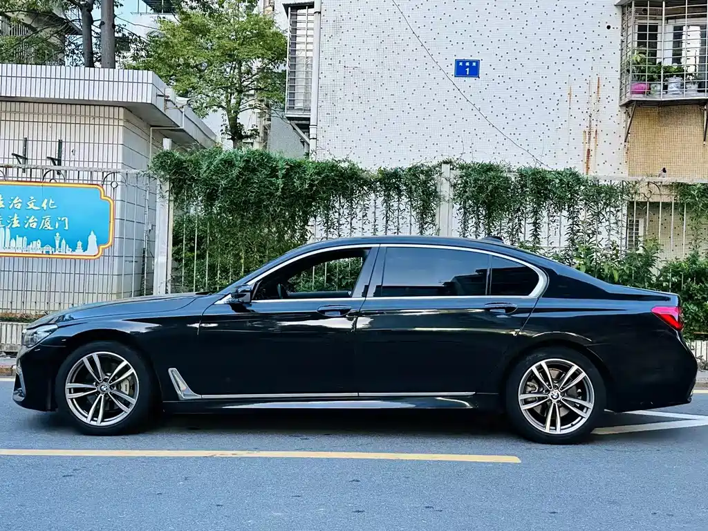 BMW 7 Series 2018 — фото 4