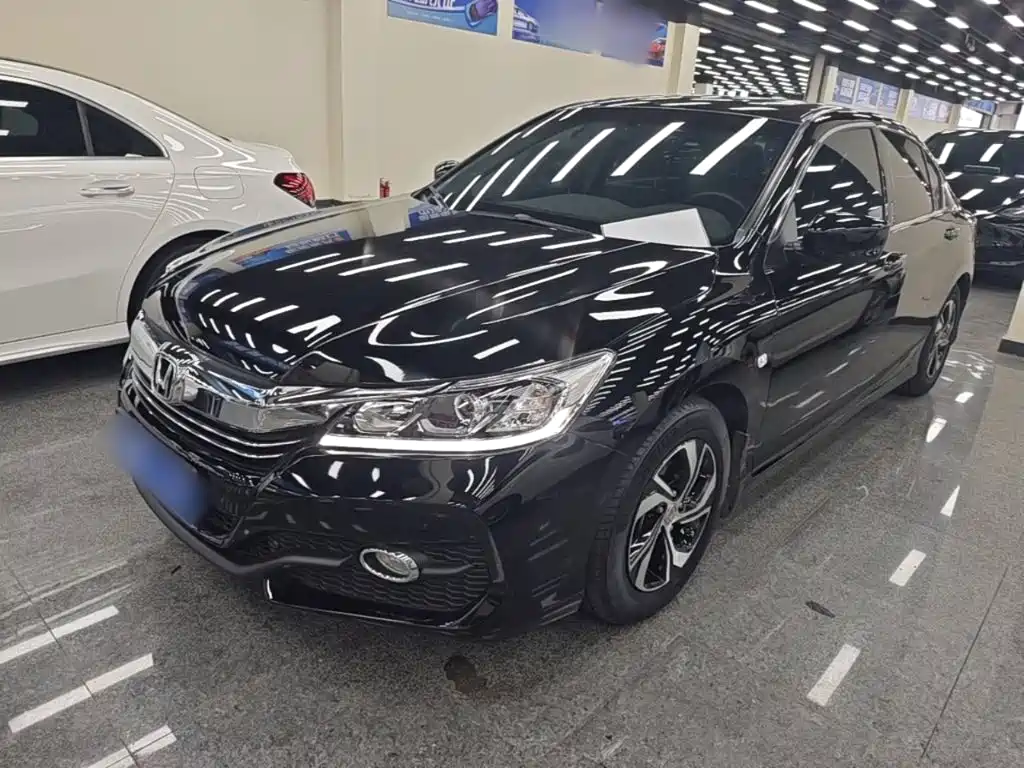 Honda Accord 2017 — фото 1