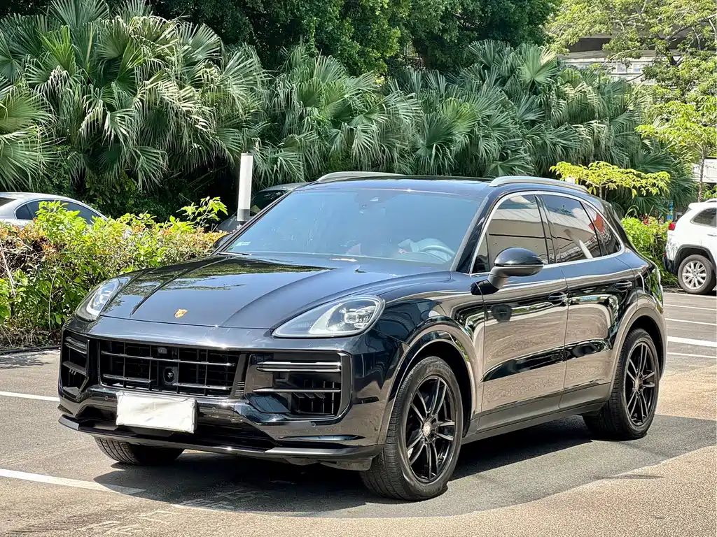 Porsche Cayenne 2022 — фото 1