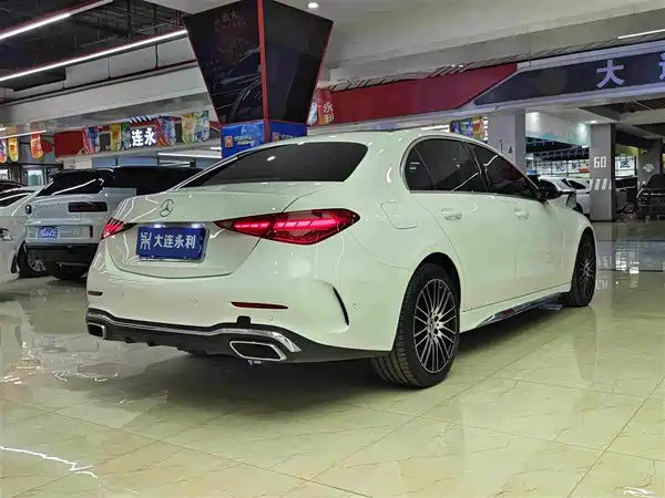 Mercedes-Benz C-Class 2024