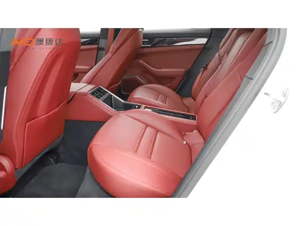 Porsche Panamera 2023