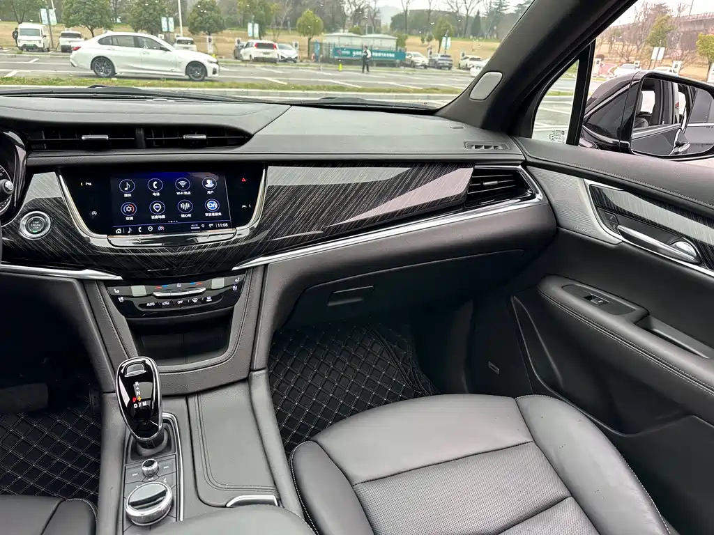 Cadillac XT6 2022 — фото 17