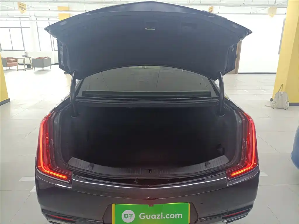 Cadillac XTS 2019 — фото 15