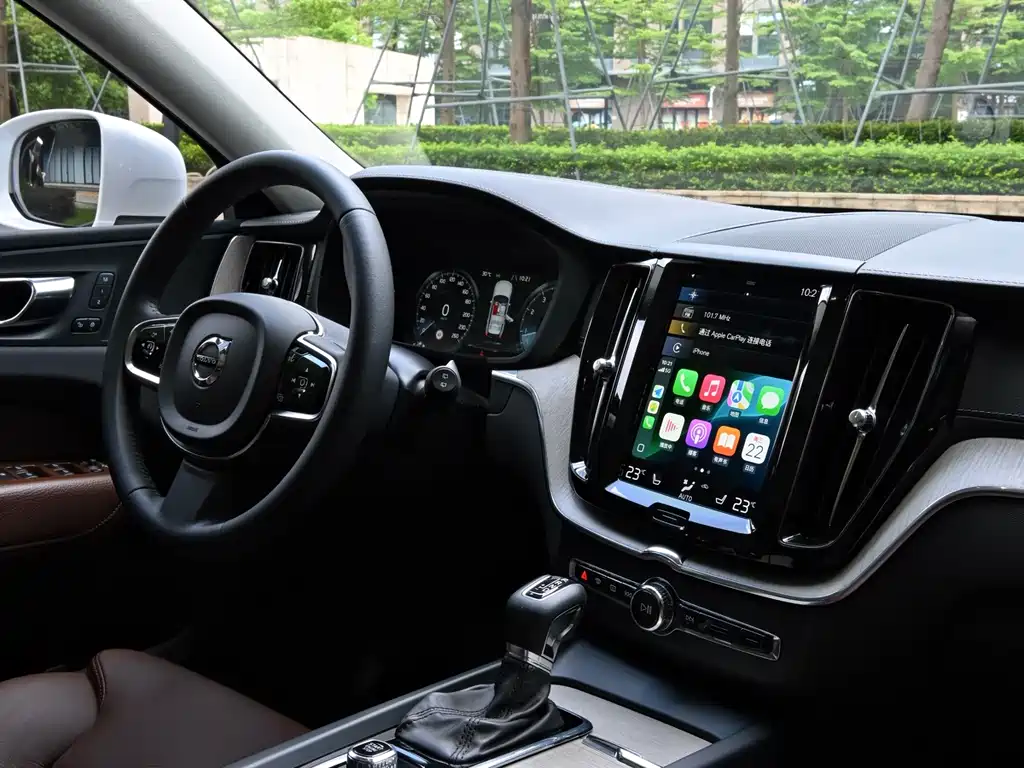 Volvo XC60 2020 — фото 27