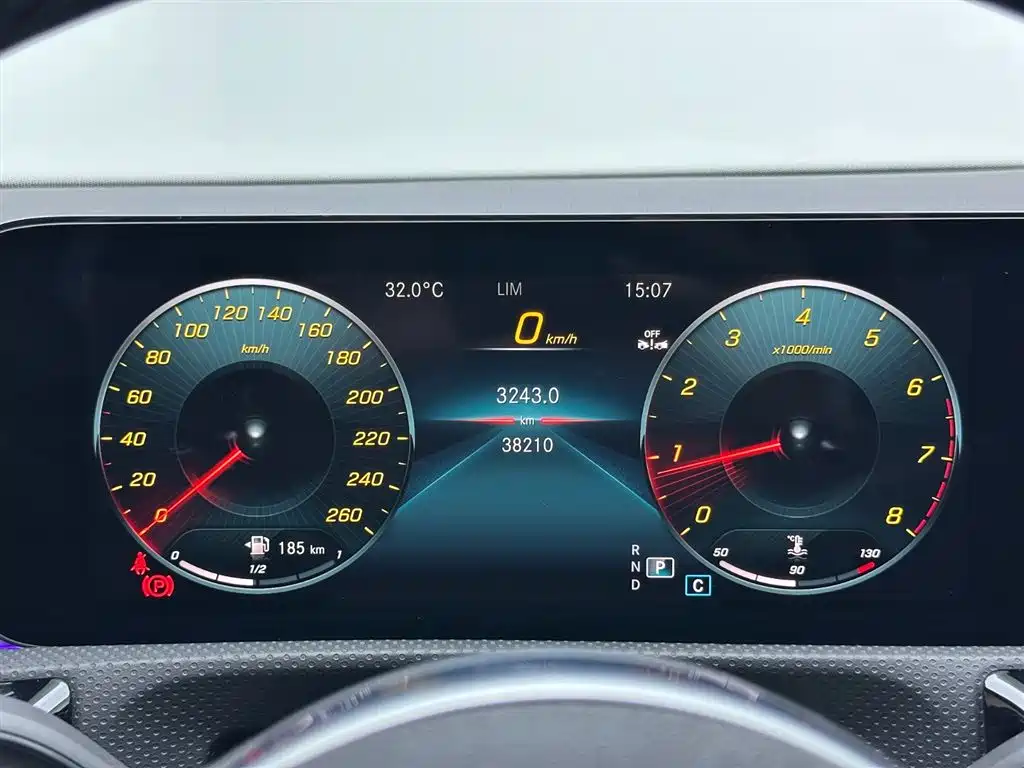 Mercedes-Benz A-Class 2022 — фото 17