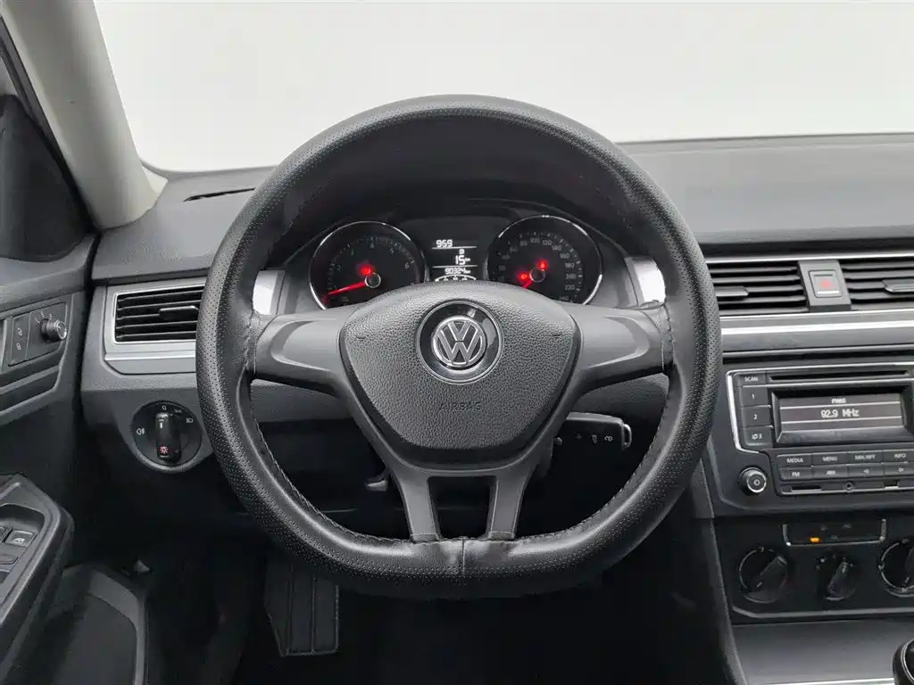 Volkswagen Bora 2016 — фото 11