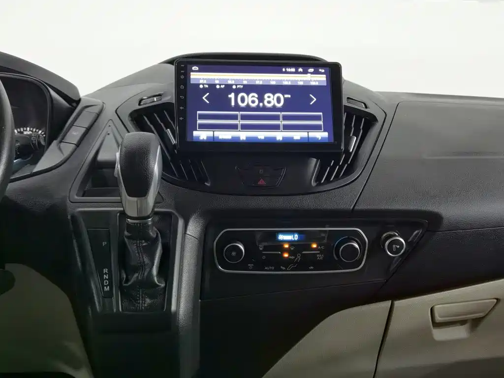Ford Tourneo 2017 — фото 12