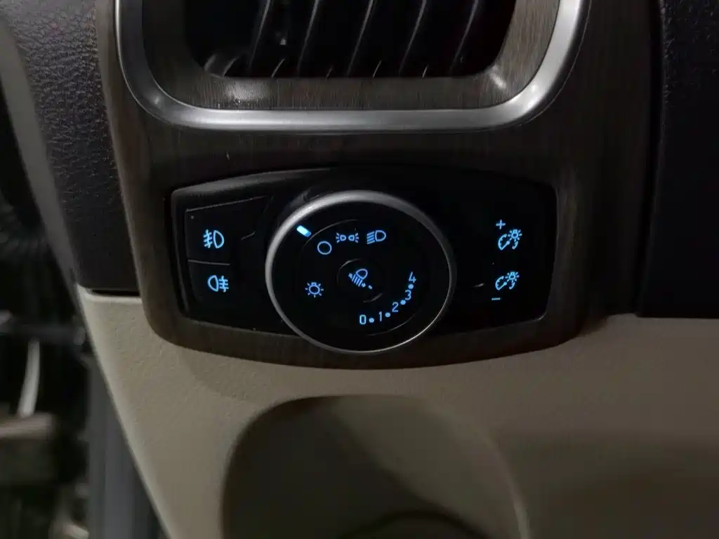 Ford Tourneo 2017 — фото 21