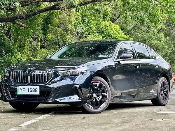 BMW i5 2025