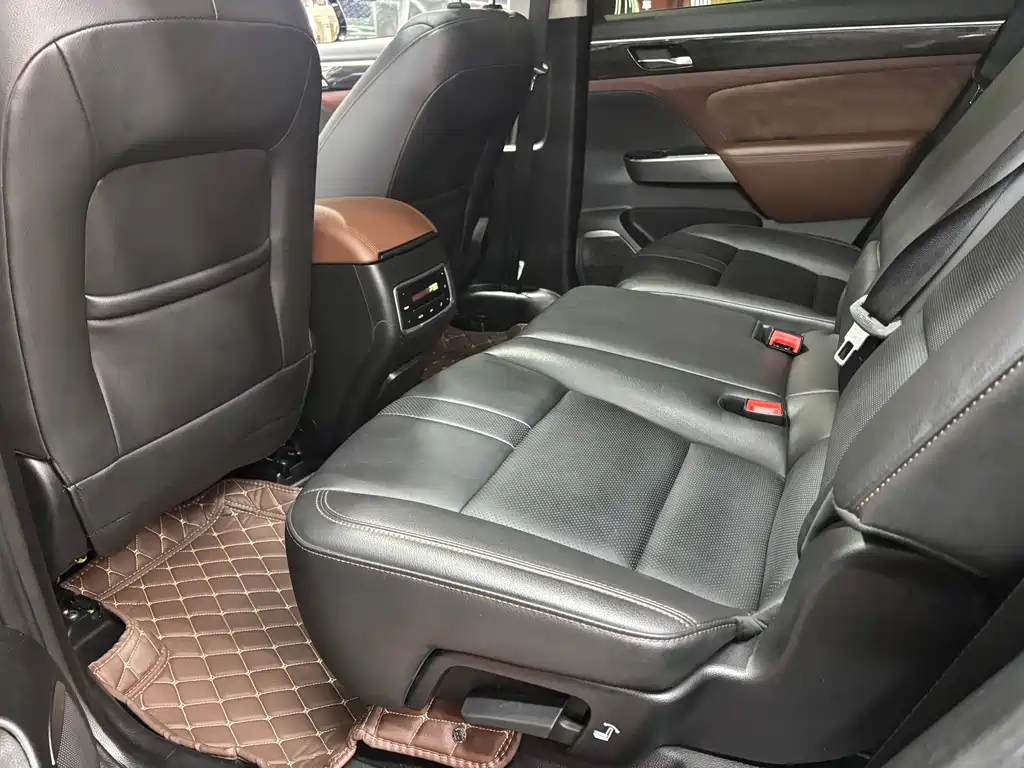 GAC Motor Trumpchi GS8 2017 — фото 10