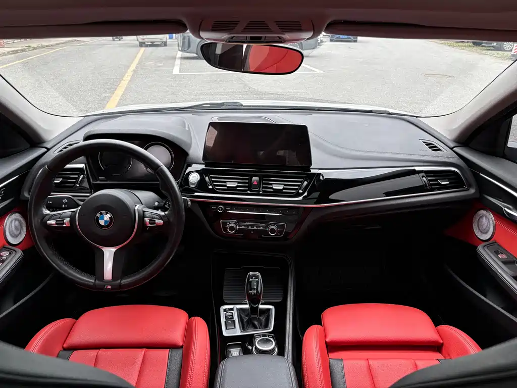 BMW 1 Series 2021 — фото 13