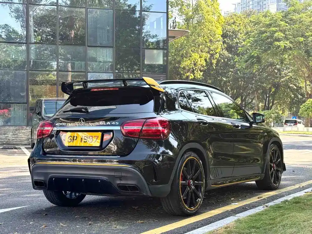 Mercedes-Benz GLA AMG 2018 — фото 7