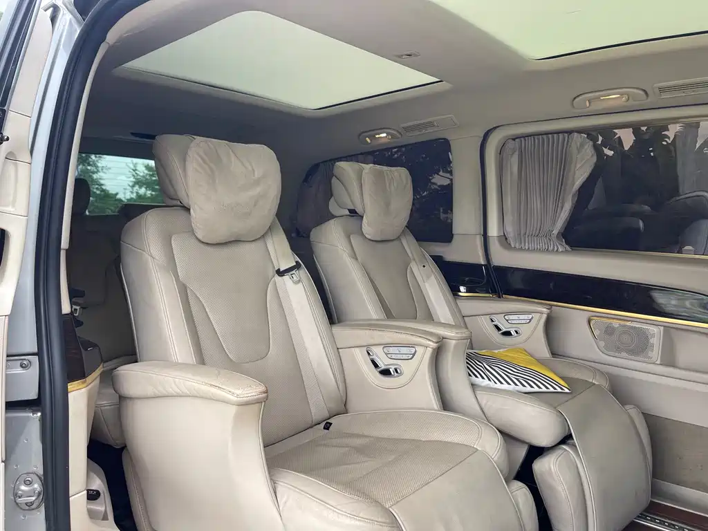 Mercedes-Benz V-Class 2017 — фото 13
