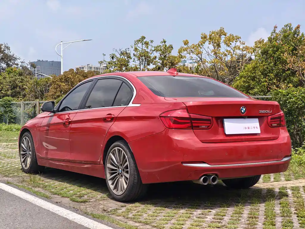 BMW 3 Series 2019 — фото 15
