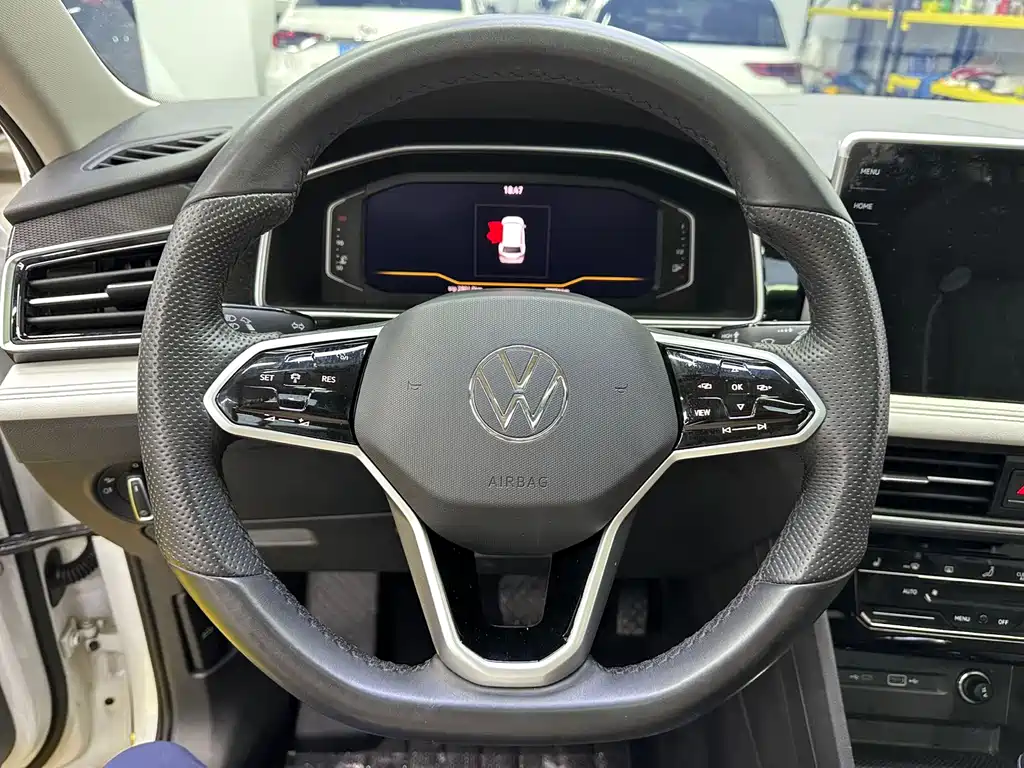 Volkswagen Tiguan L 2023 — фото 13