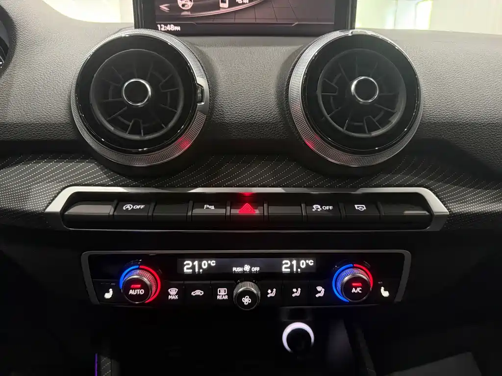 Audi Q2L 2022 — фото 18